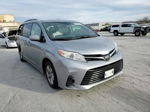 2018 Toyota Sienna Le VIN: 5TDKZ3DC4JS928428 Lot: 42125004