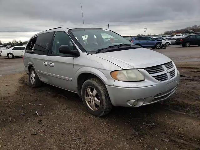 2005 Dodge Caravan - Image 10