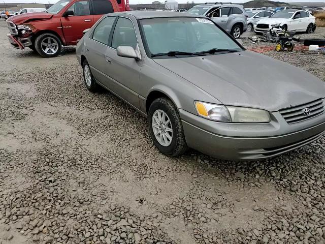 1997 Toyota Camry Ce VIN: 4T1BG22K9VU020936 Lot: 43583324