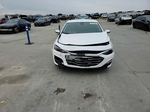 2022 Chevrolet Malibu - Image 11