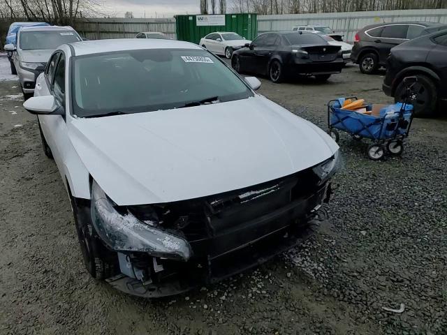 2021 Hyundai Elantra - Image 11