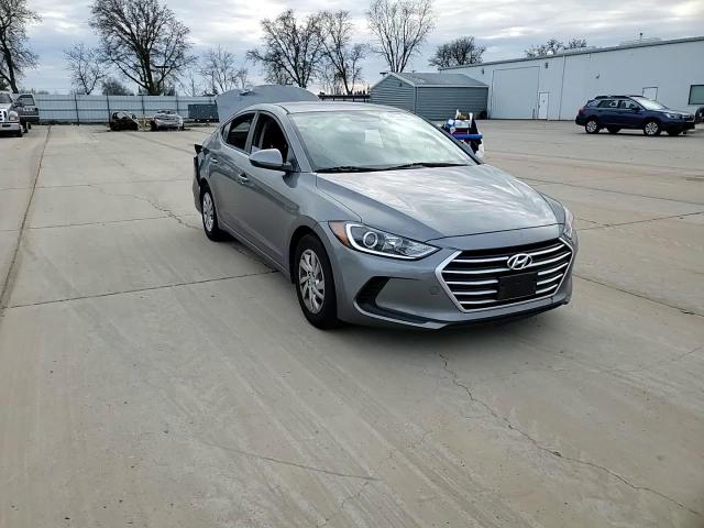 2018 Hyundai Elantra - Image 10