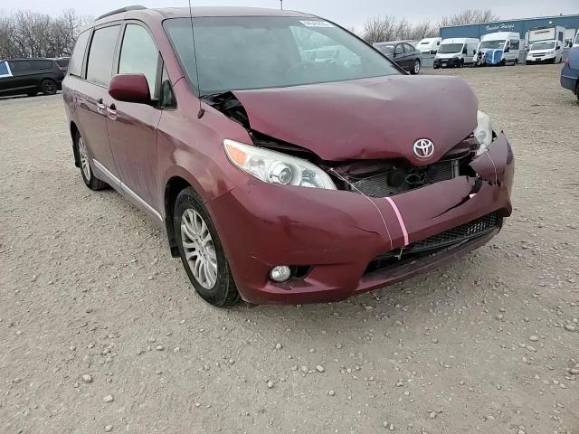 2013 Toyota Sienna - Image 12