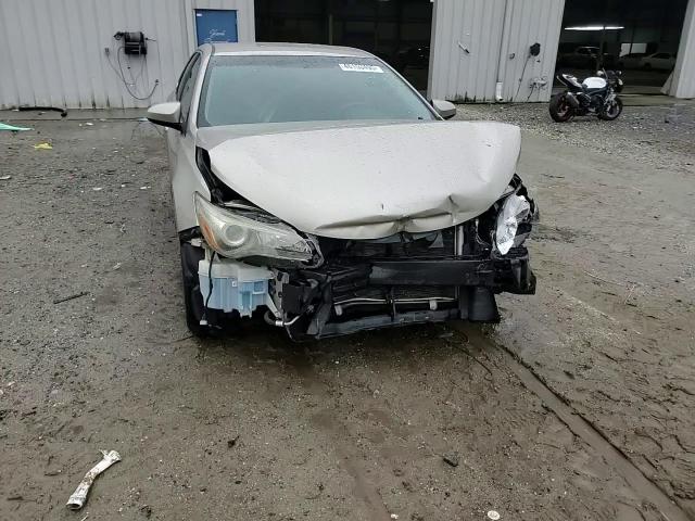 2015 Toyota Camry - Image 11
