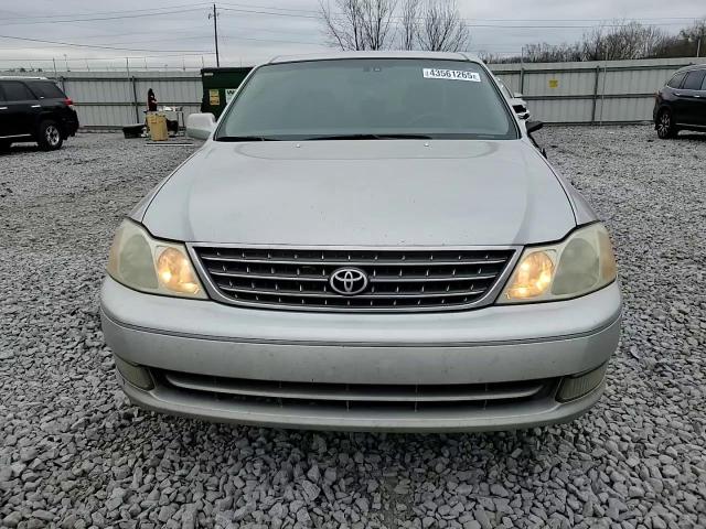 2004 Toyota Avalon - Image 10