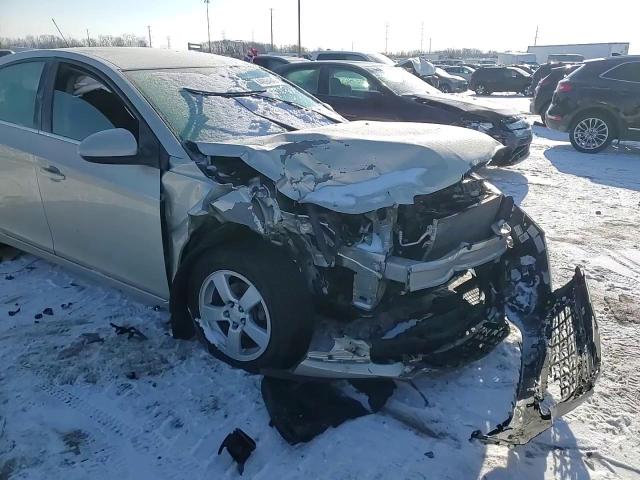 2016 Chevrolet Cruze - Image 11