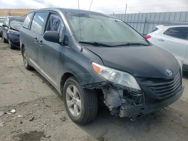 2012 Toyota Sienna - Image 12