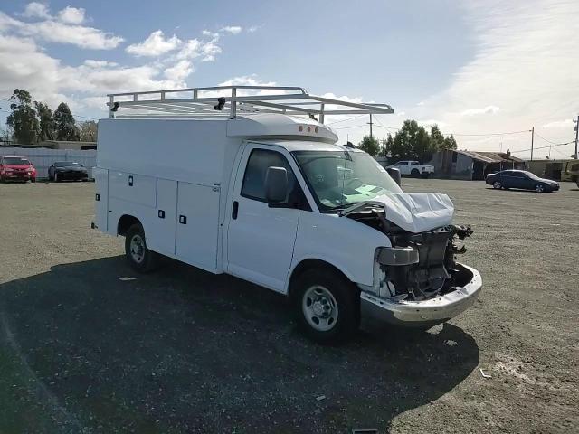 2017 Chevrolet Express - Image 11