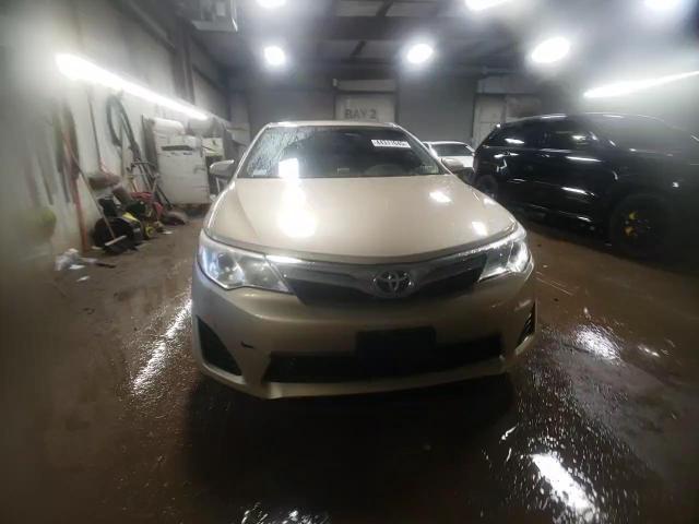 2012 Toyota Camry - Image 13