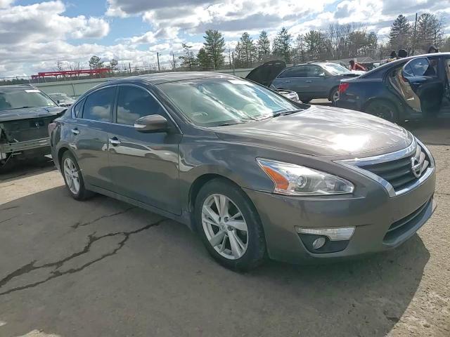 2015 Nissan Altima - Image 11
