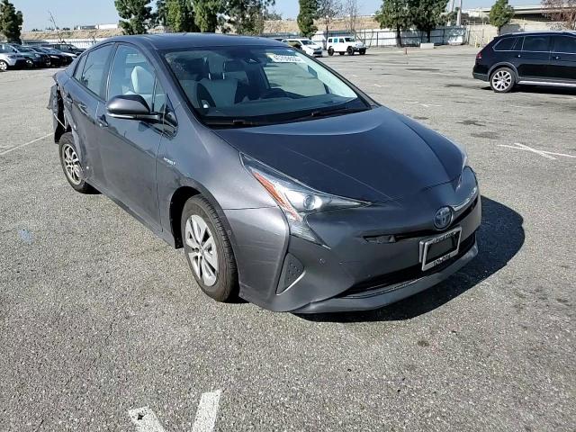 2016 Toyota Prius - Image 11