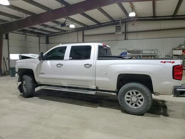 2019 Chevrolet Silverado - Image 11