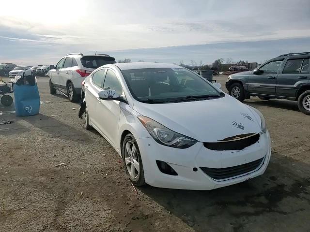 2013 Hyundai Elantra - Image 11