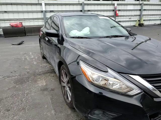 2018 Nissan Altima - Image 10