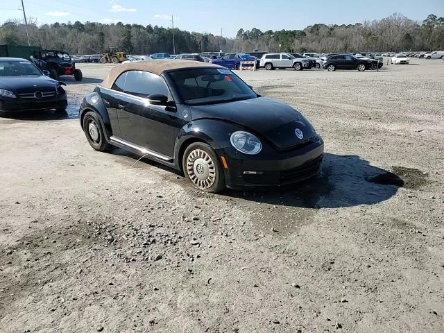 2014 Volkswagen Beetle - Image 13