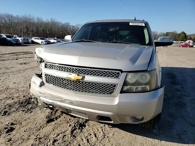 2008 Chevrolet Suburban - Image 11