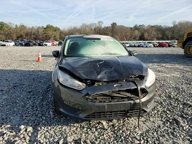 2017 Ford Focus - Image 11