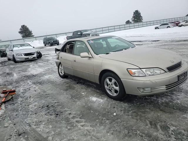 1997 Lexus ES - Image 11