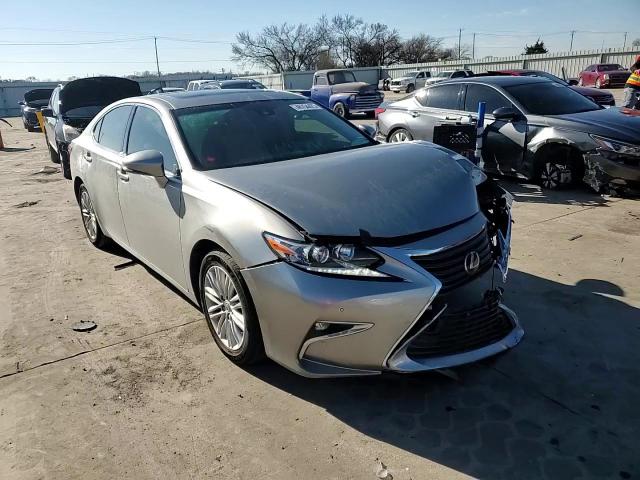 2017 Lexus ES - Image 10