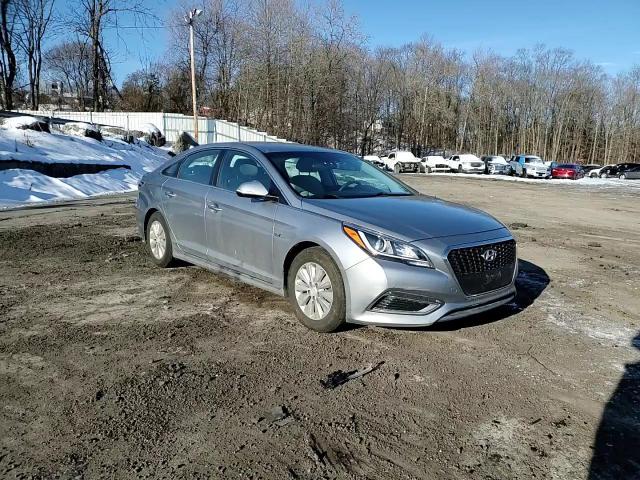 2016 Hyundai Sonata - Image 11