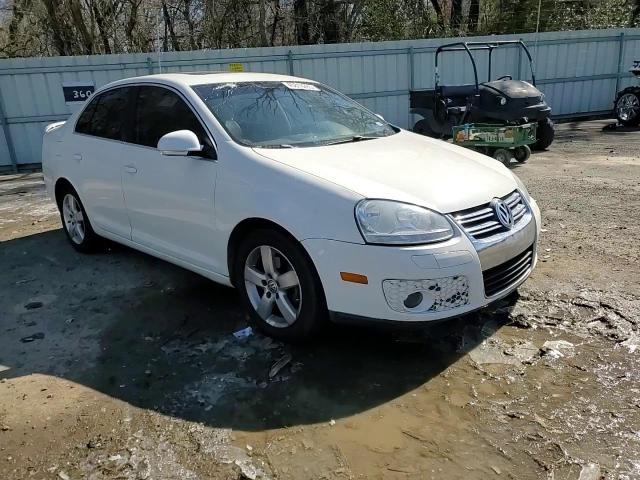 2008 Volkswagen Jetta - Image 11