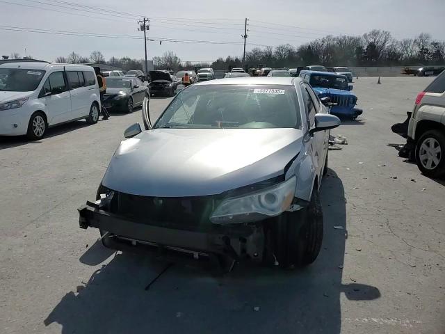 2016 Toyota Camry - Image 10