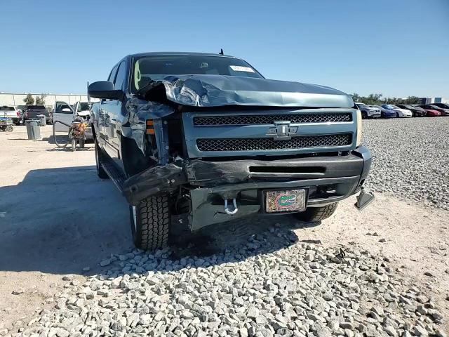 2010 Chevrolet Silverado - Image 11