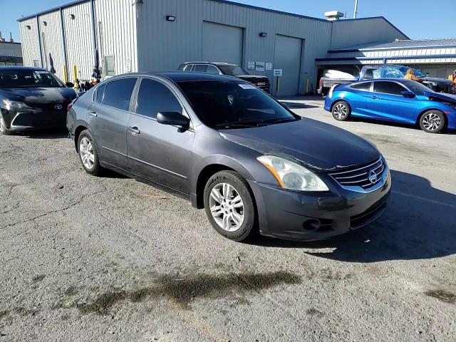 2012 Nissan Altima - Image 13