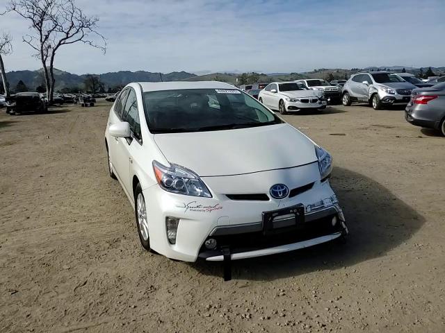 2015 Toyota Prius - Image 10