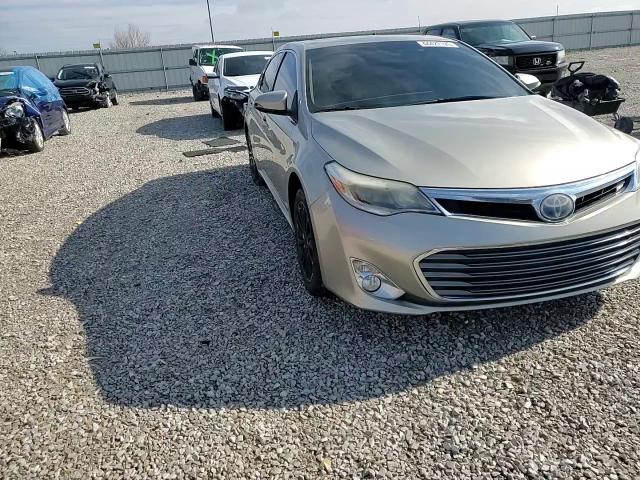 2013 Toyota Avalon - Image 10