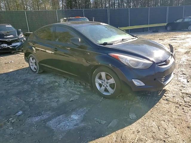 2013 Hyundai Elantra - Image 11