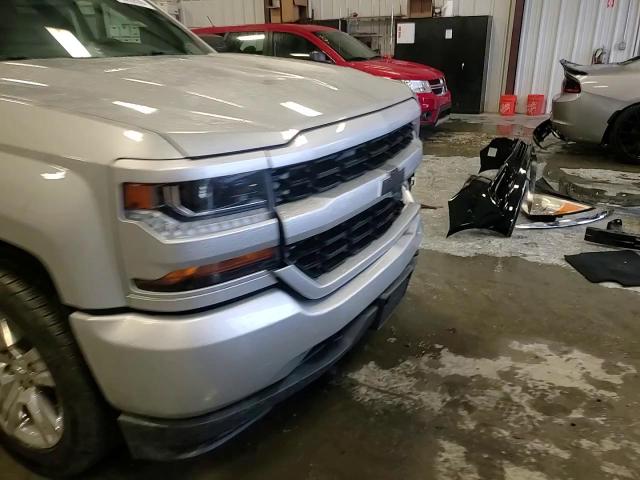 2017 Chevrolet Silverado - Image 11
