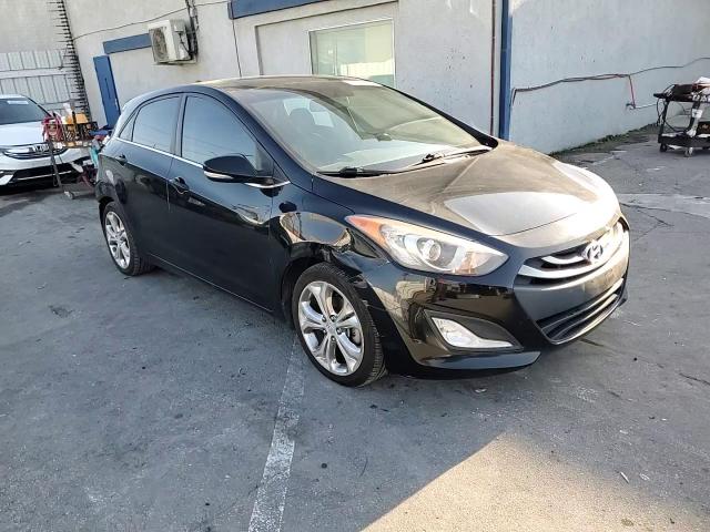 2014 Hyundai Elantra - Image 10