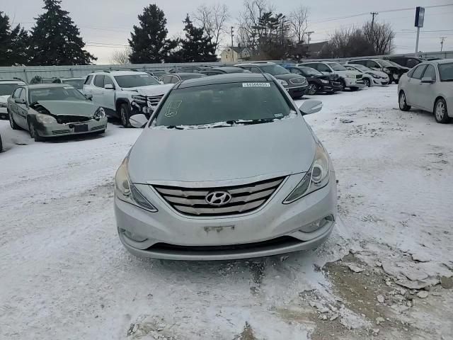 2013 Hyundai Sonata - Image 11