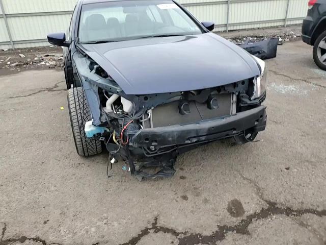 2009 Honda Accord - Image 11