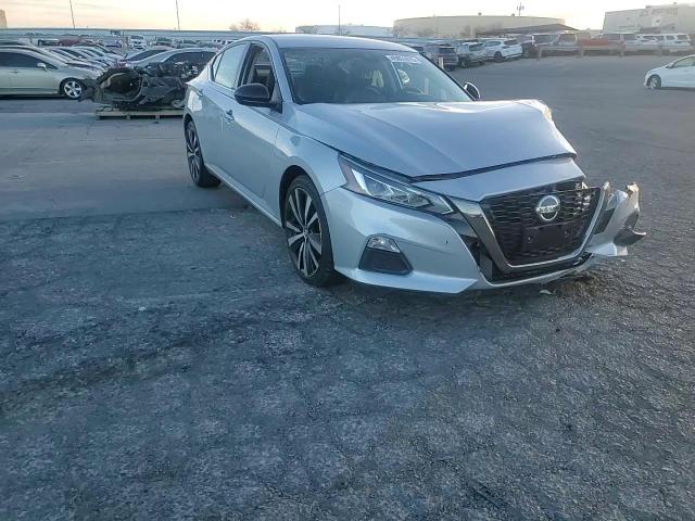 2020 Nissan Altima - Image 11