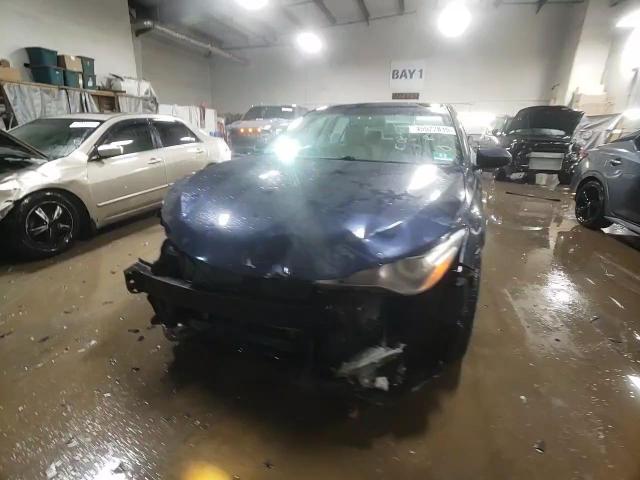 2015 Toyota Camry - Image 14