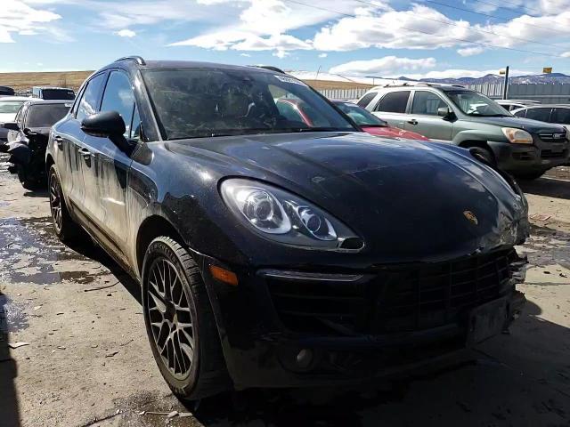 2017 Porsche Macan - Image 11