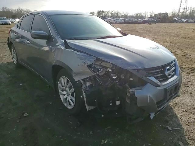 2017 Nissan Altima - Image 10