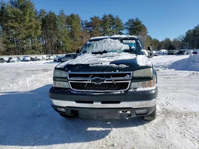 2006 Chevrolet Silverado - Image 11