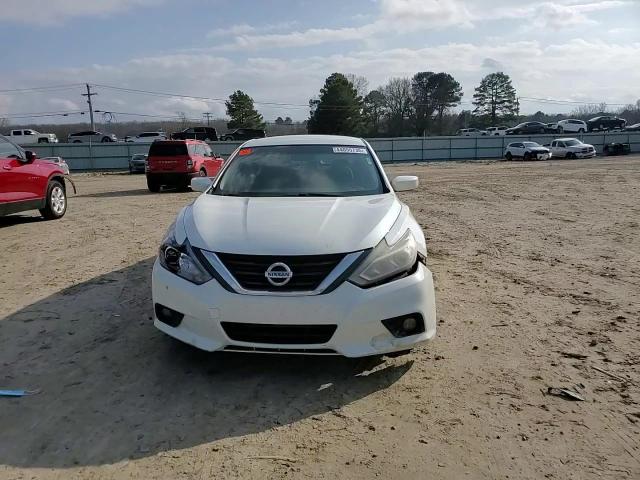 2017 Nissan Altima - Image 11