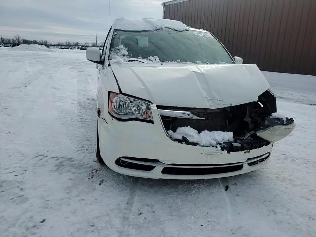 2012 Chrysler Town & Country - Image 12