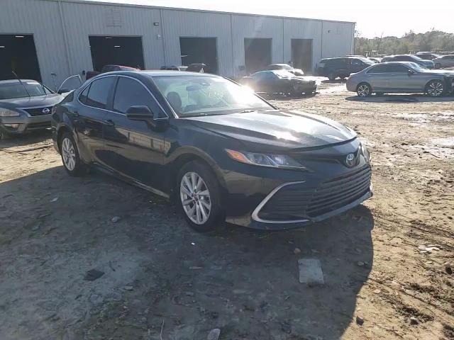 2022 Toyota Camry - Image 11