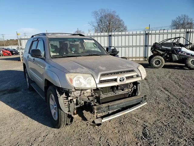 2004 Toyota 4Runner - Image 11