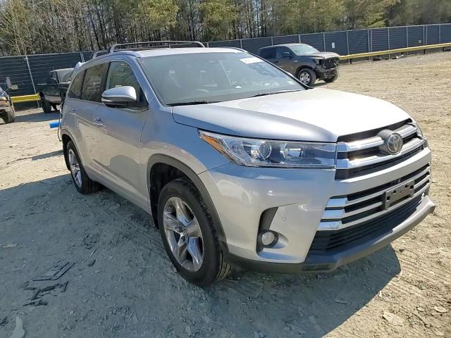 2018 Toyota Highlander - Image 12