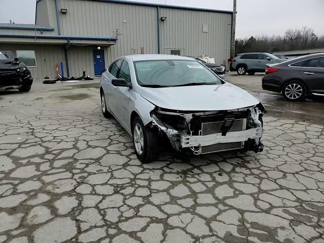 2018 Chevrolet Malibu - Image 14