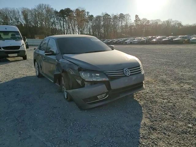 2015 Volkswagen Passat - Image 10