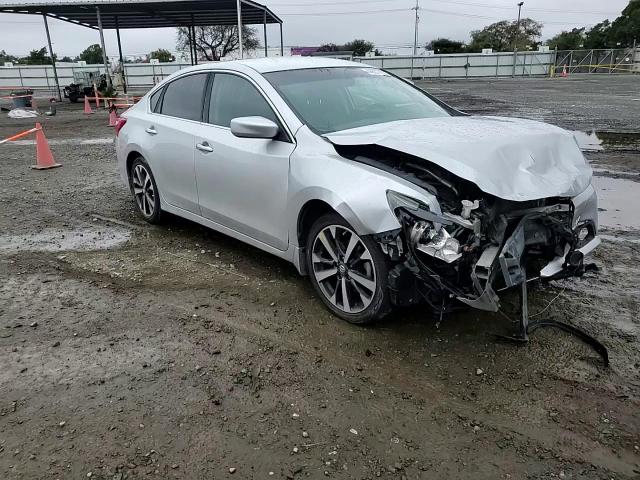 2016 Nissan Altima - Image 11