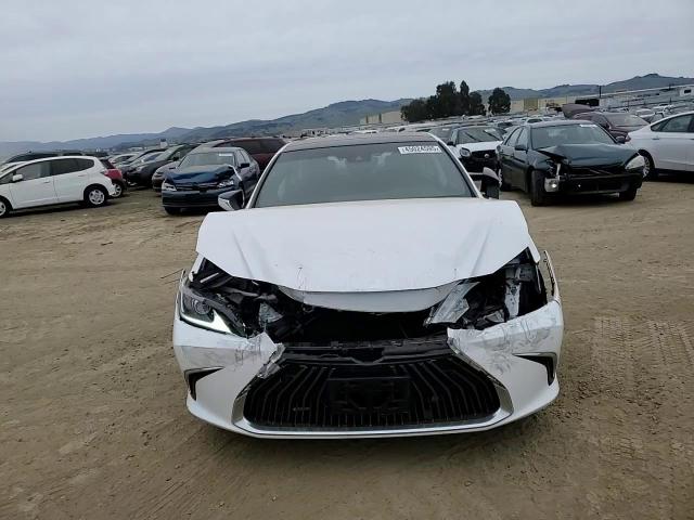 2019 Lexus ES - Image 11