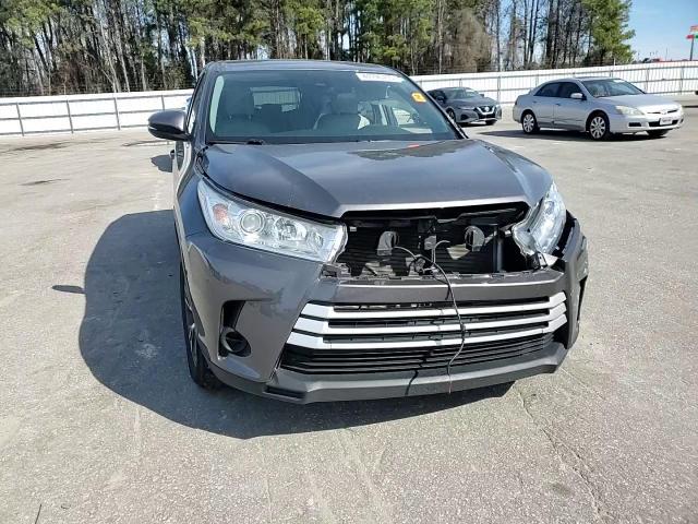 2019 Toyota Highlander - Image 11